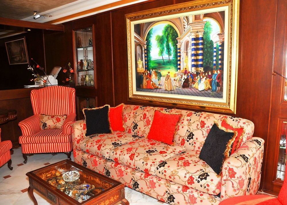 Legend Hotel Бейрут Экстерьер фото