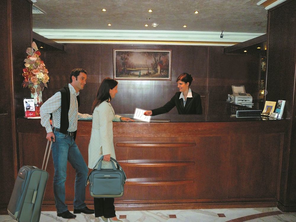 Legend Hotel Бейрут Экстерьер фото