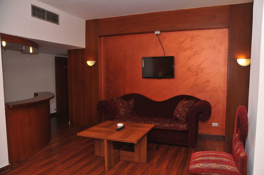 Legend Hotel Бейрут Экстерьер фото